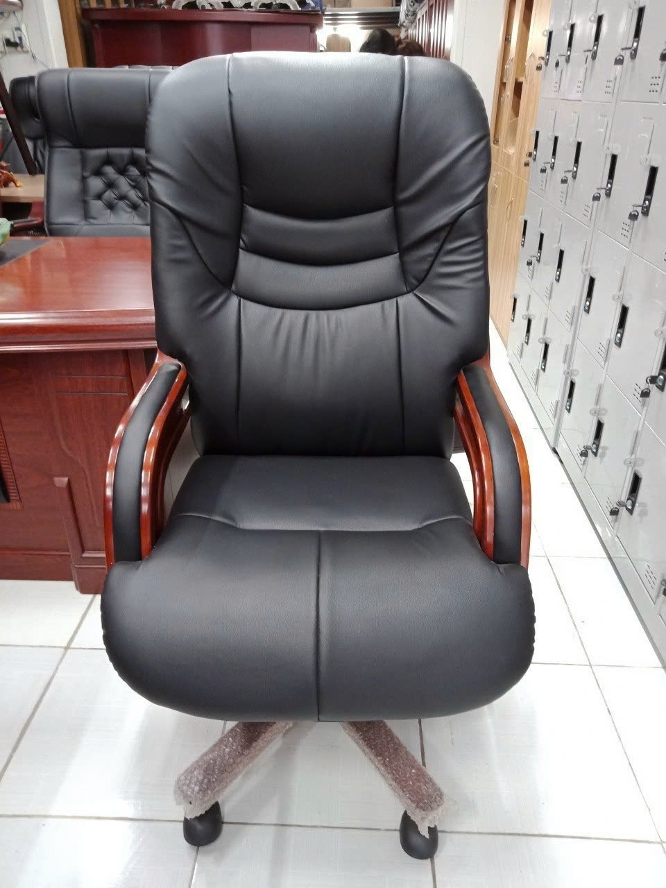 Ghế giám đốc da tay chân gỗ KG-050