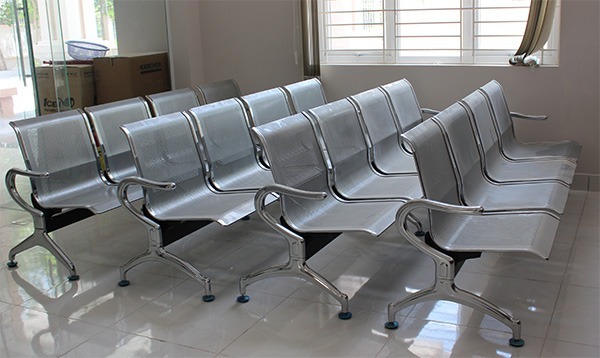 Ghế băng chờ 4 cho diện tích khu chờ trên 20 m