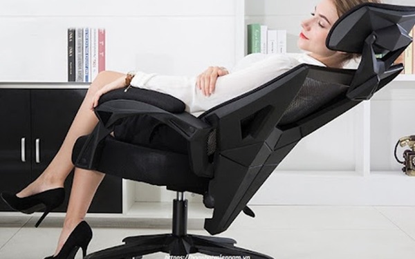Mẫu ghế có chức năng ngả lưng sâu giúp bà bầu thư giãn khi làm việc lâu