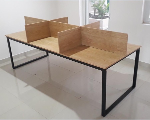 Hệ bàn dài dành cho 6 người sử dụng gỗ công nghiệp màu vàng nhạt