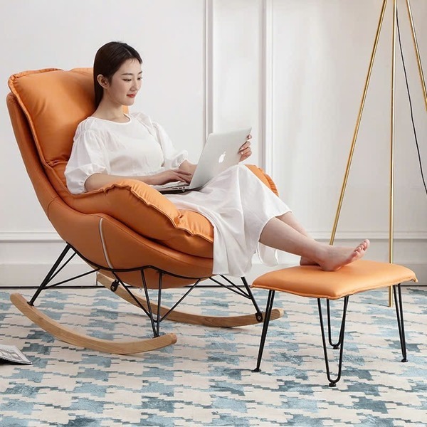 Người trưởng thành ngồi ghế thư giãn công thái học thoải mái chuẩn